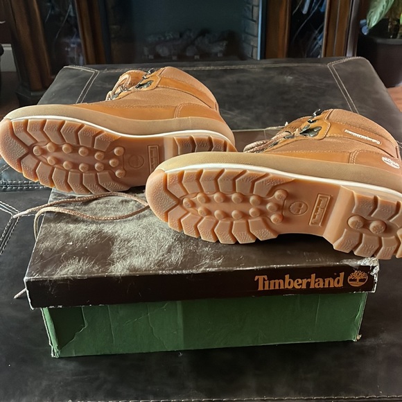 Like New Timberland Euro Trekker Boot - Peanut in Color - Picture 2 of 3
